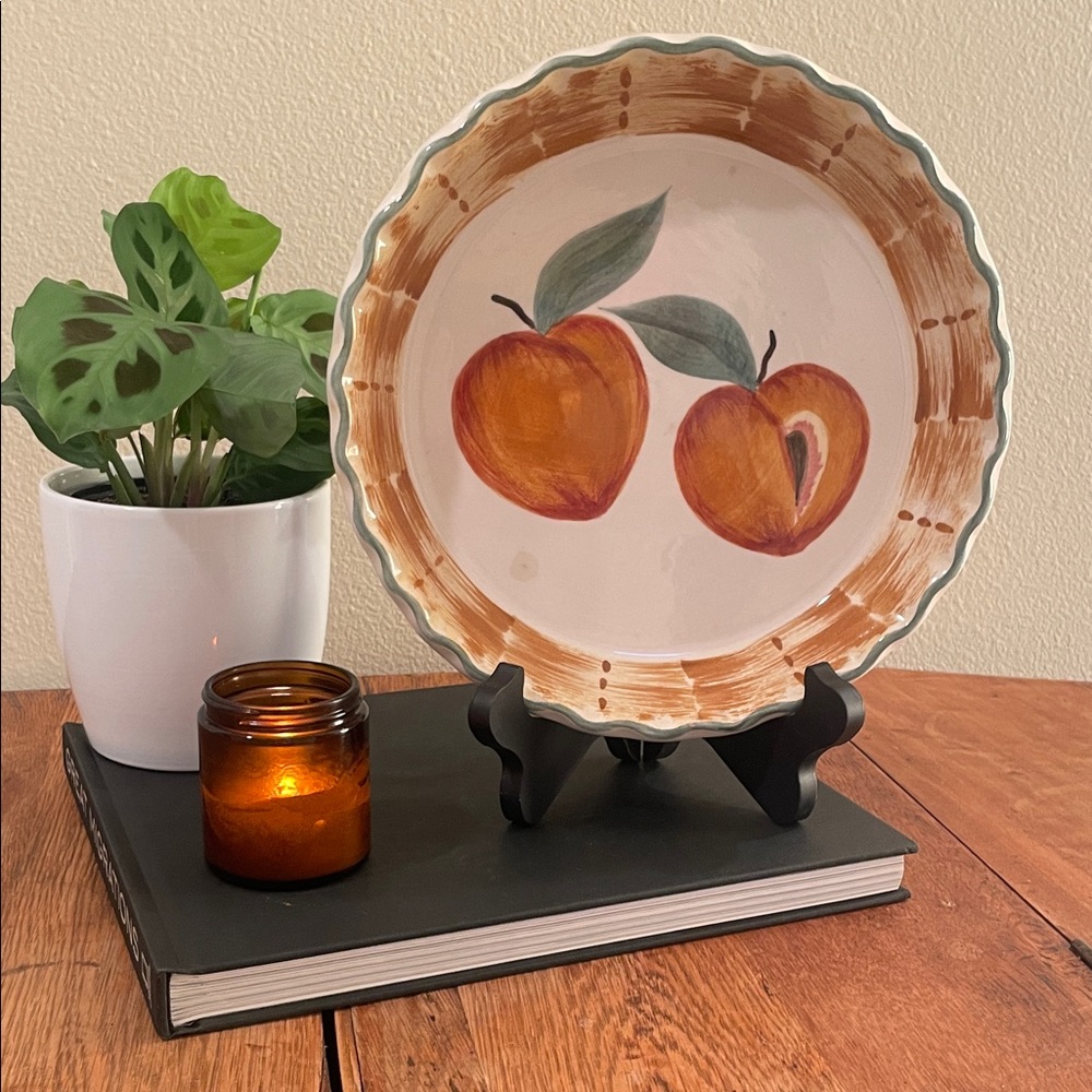Laurie Gates Peaches Hand-Painted Pie Plate – Los Angeles Pottery